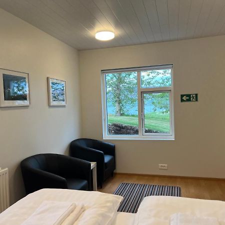 Glaesibaer 2 Guesthouse And Horsefarm Акурейри Экстерьер фото